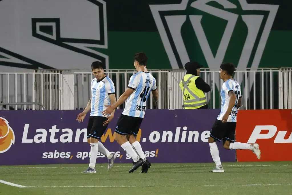 Magallanes ganó en Valparaíso. Foto: Sebastian Cisternas/Photosport
