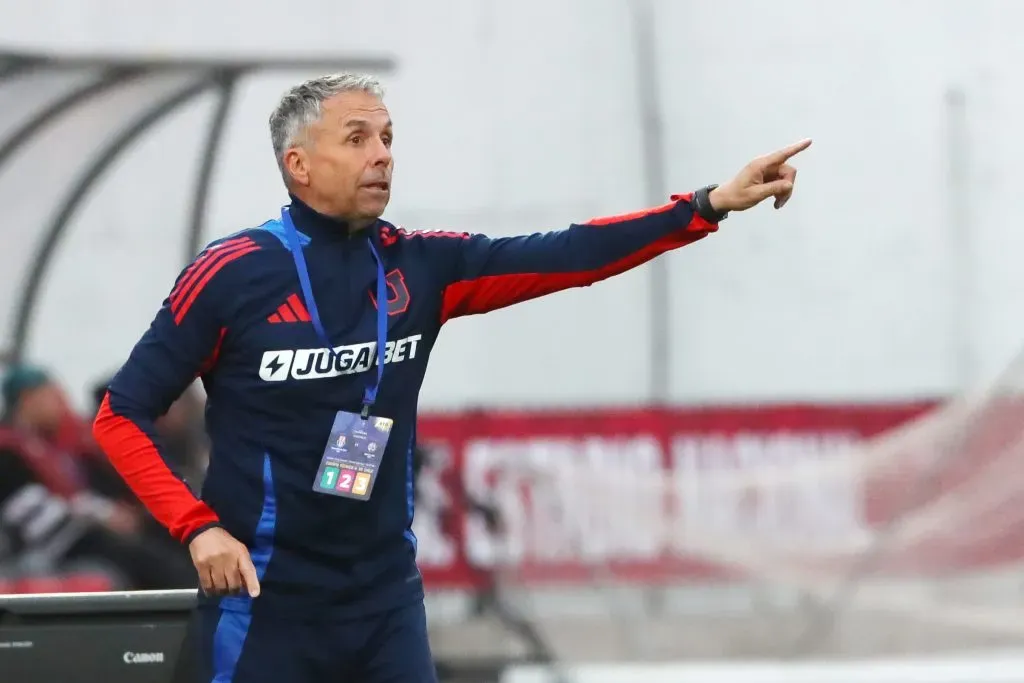 Crecen los rumores sobre permanencia de Álvarez en U de Chile/Photosport