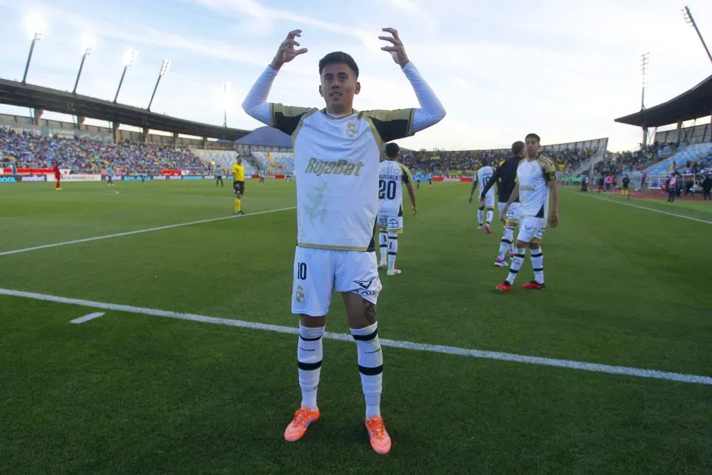 Matias Palavecino se pone la corona como la figura de Coquimbo. Foto: Jorge Loyola/Photosport