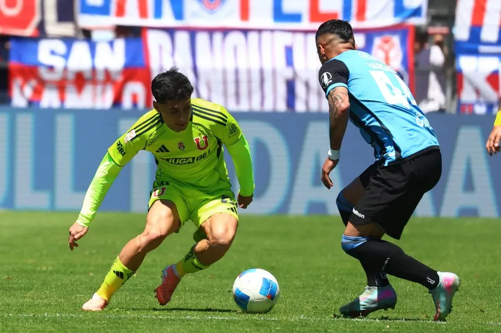 Altamirano por fin es 100% de la U… y Victoriano Cerda, dispara Cristián Caamaño.