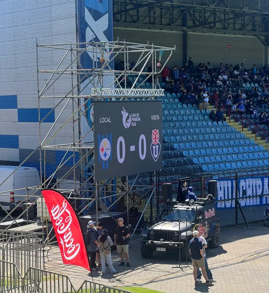 Tras haberla promocionado en la previa, finalmente, NO hubo Terraza VIP ante U. de Chile. (Foto: “X” de @AbranCancha8)