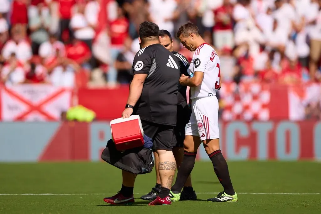César Azpilicueta viene saliendo de una lesión en Sevilla. (Photo by Fran Santiago/Getty Images)