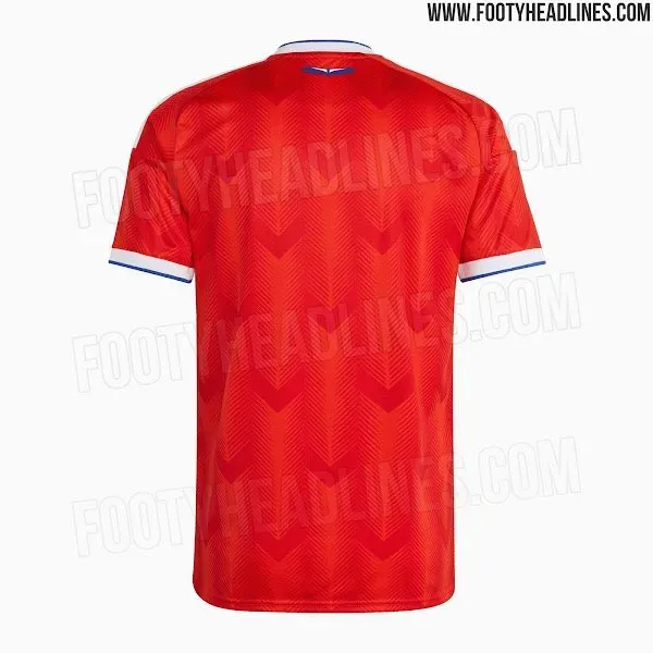 Así se ve la parte trasera de la nueva camiseta de la roja.