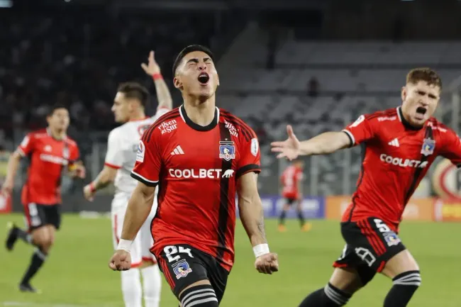 Jordhy Thompson jugó en Colo Colo 32 partidos, donde anotó seis goles y dio dos asistencias. | Foto: Photosport.