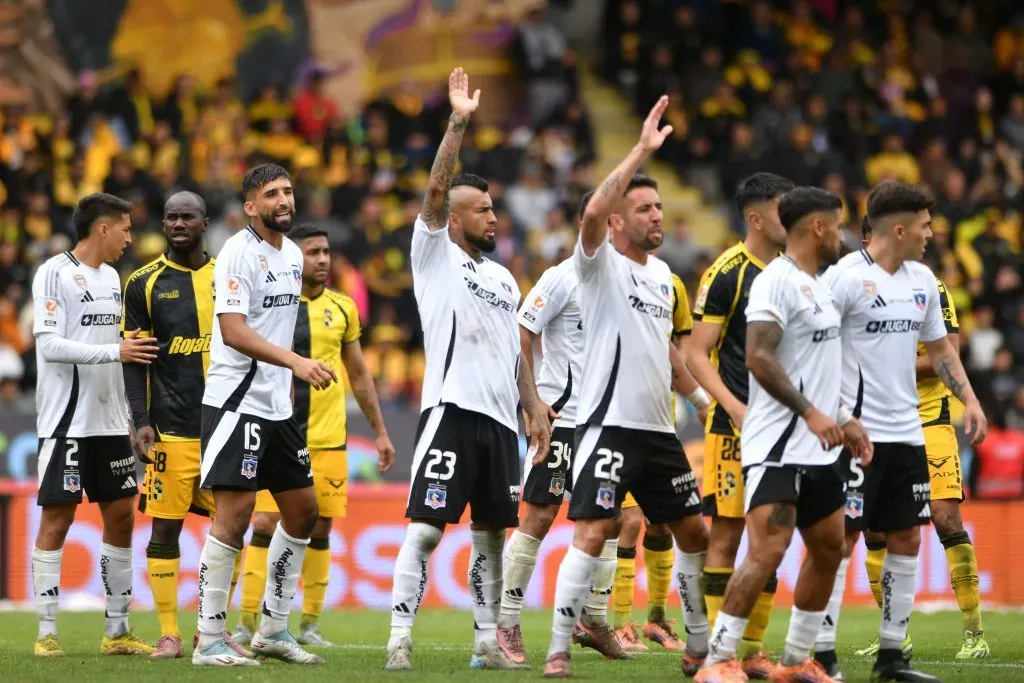 Vidal sigue fuera del equipo titular de Colo Colo y sería baja ante Unión Española.