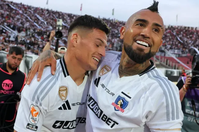Colo Colo ya sabe cómo queda a cuatro fechas del final del torneo y su pelea por Copa Sudamericana. Foto: Photosport.