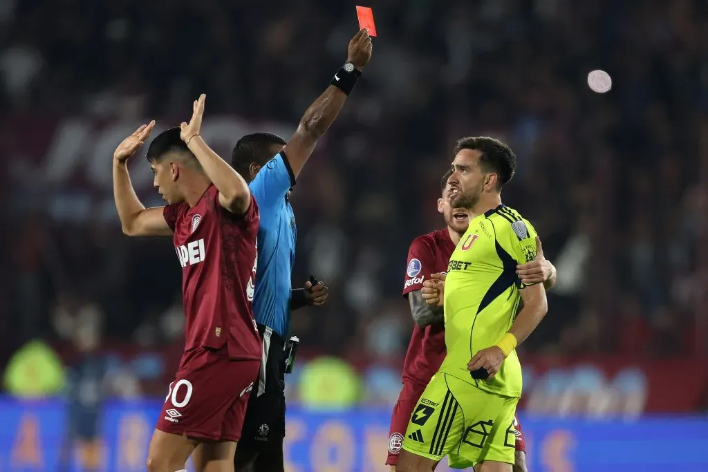 Zaldivia fue expulsado tras el partido ante Lanús. Imagen: Photosport
