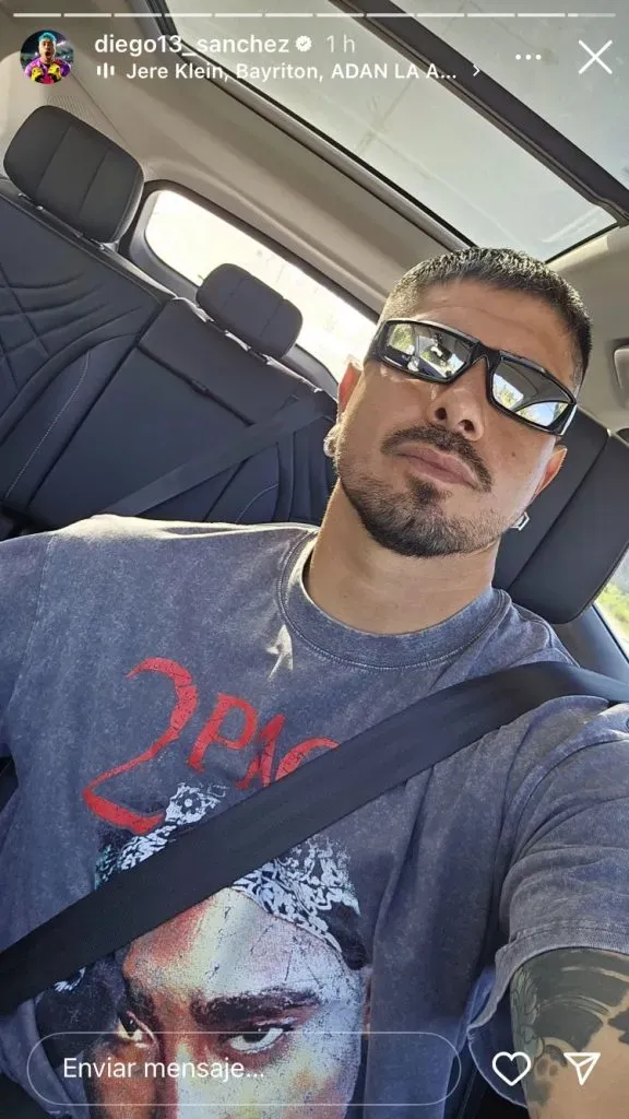 Así reapareció Mono Sánchez con su nuevo look