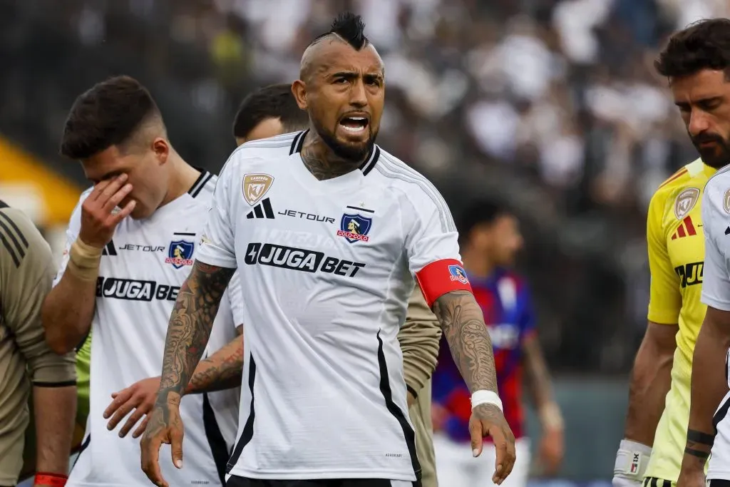 Arturo Vidal no le aguantó a Ángel Maulen que criticara al plantel de Colo Colo. Foto: Photosport.
