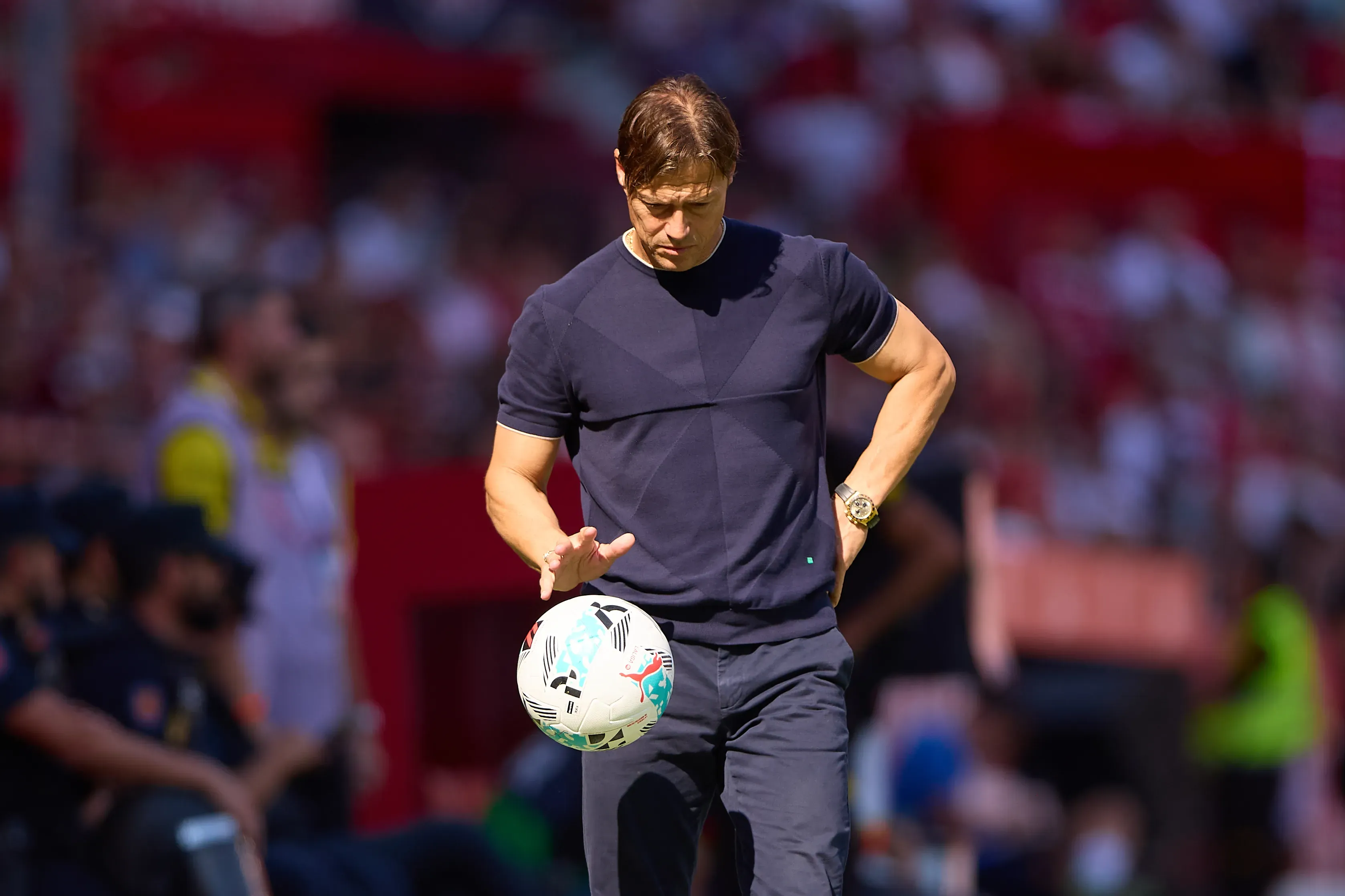 Matías Almeyda sabe que tiene muchos inconvenientes que resolver en su equipo. (Fran Santiago/Getty Images).