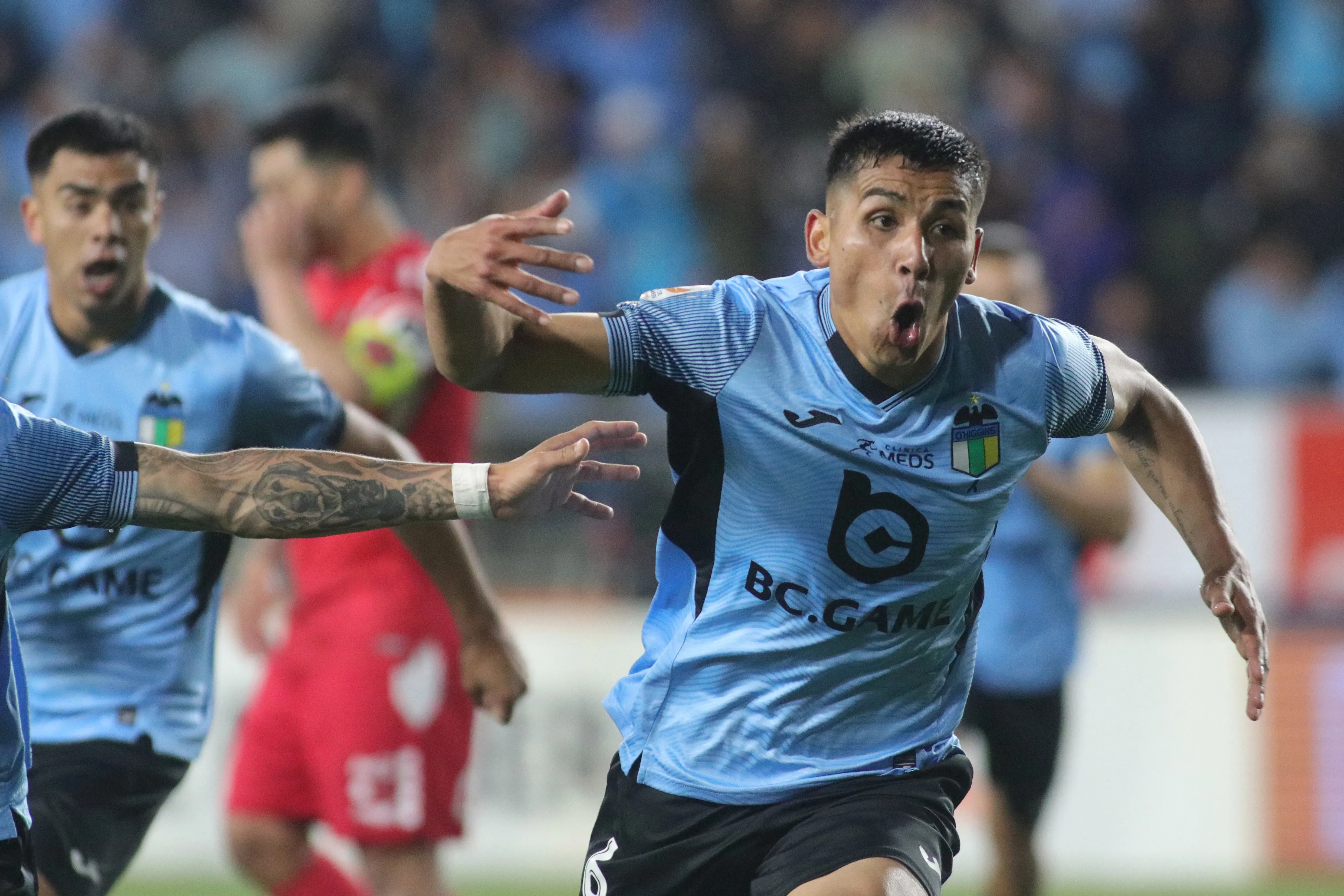Luis Pavez anotó un golazo para O'Higgins en la victoria por 4-2 sobre Ñublense. | Foto: Photosport.