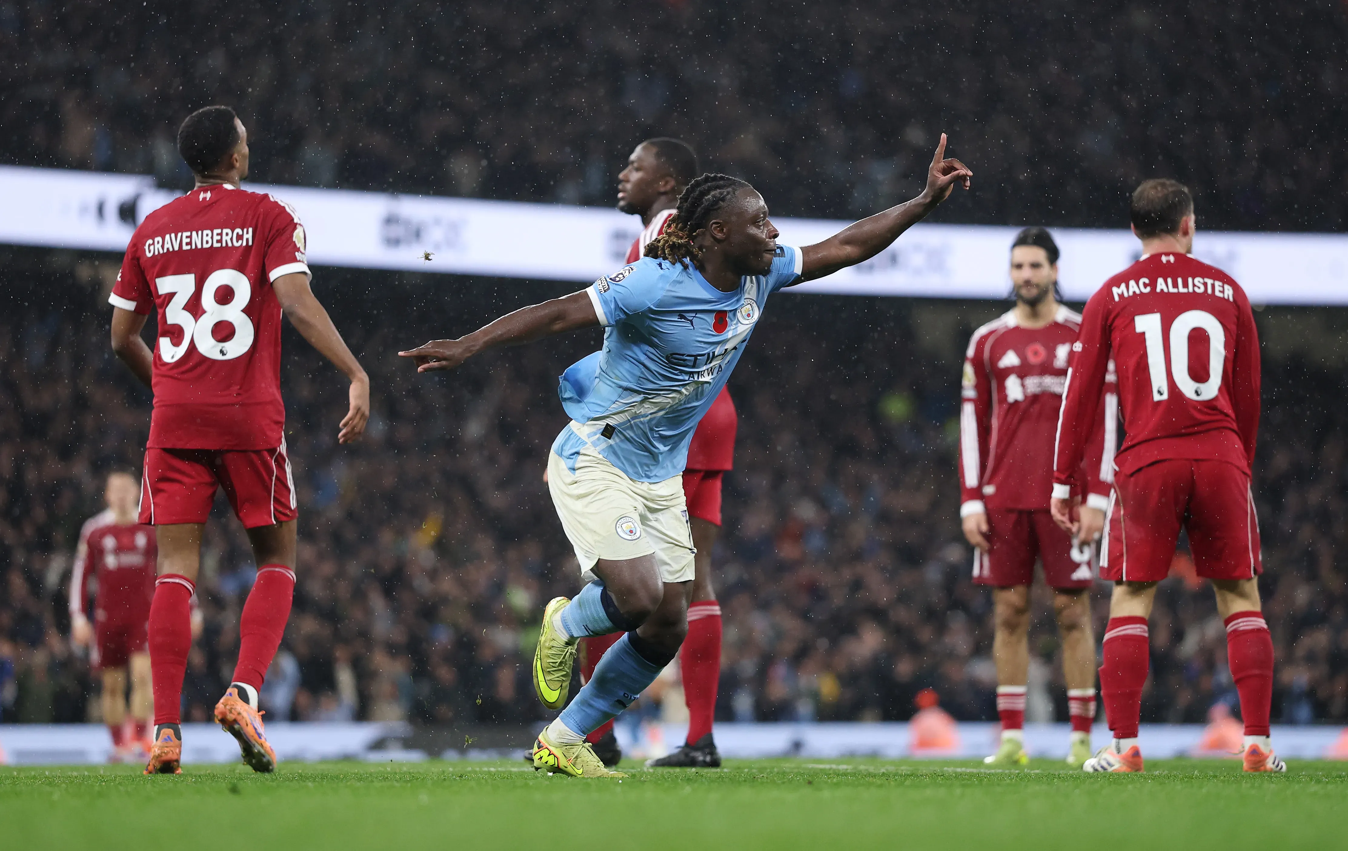 Jeremy Doku selló la goleada del Manchester City ante Liverpool. Foto: Photosport.