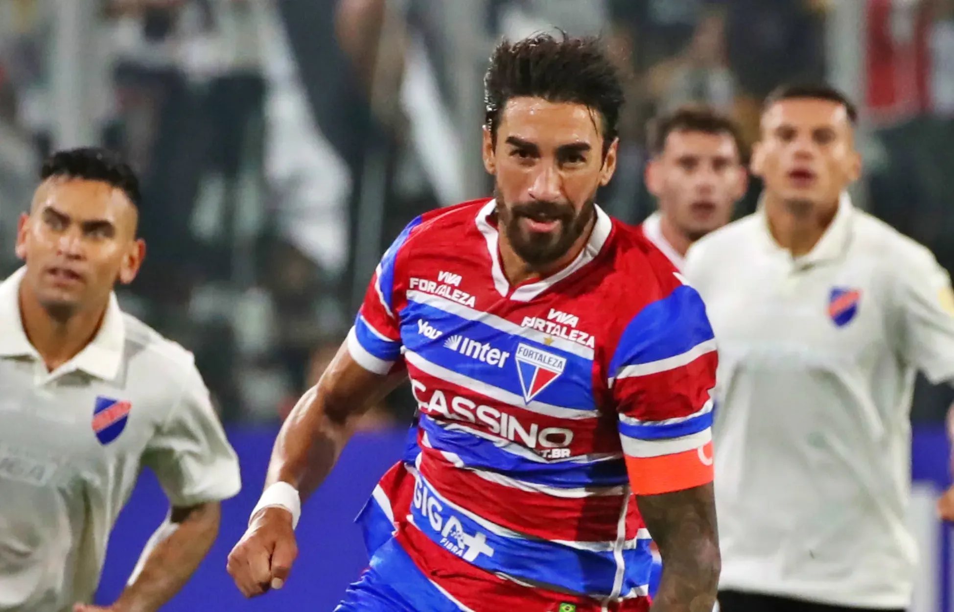 Juan Martín Lucero ha convertido 58 goles en 176 partidos oficiales con Fortaleza. ¿Será Universidad de Chile su próximo destino? | Foto: Photosport.