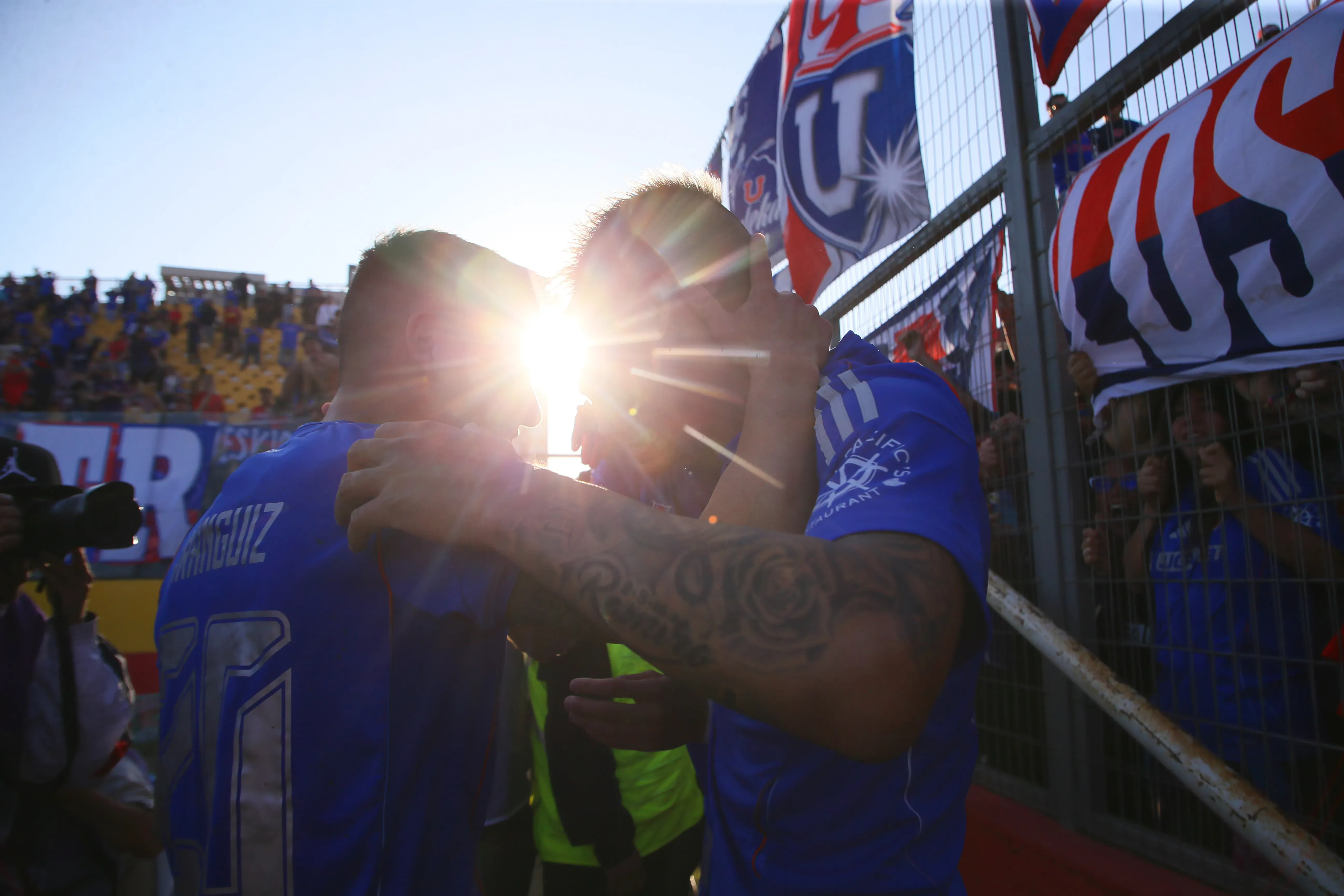 Leandro Fernández por dos, Charles Aránguiz y Javier Altamirano anotaron para la U. Imagen: Photosport