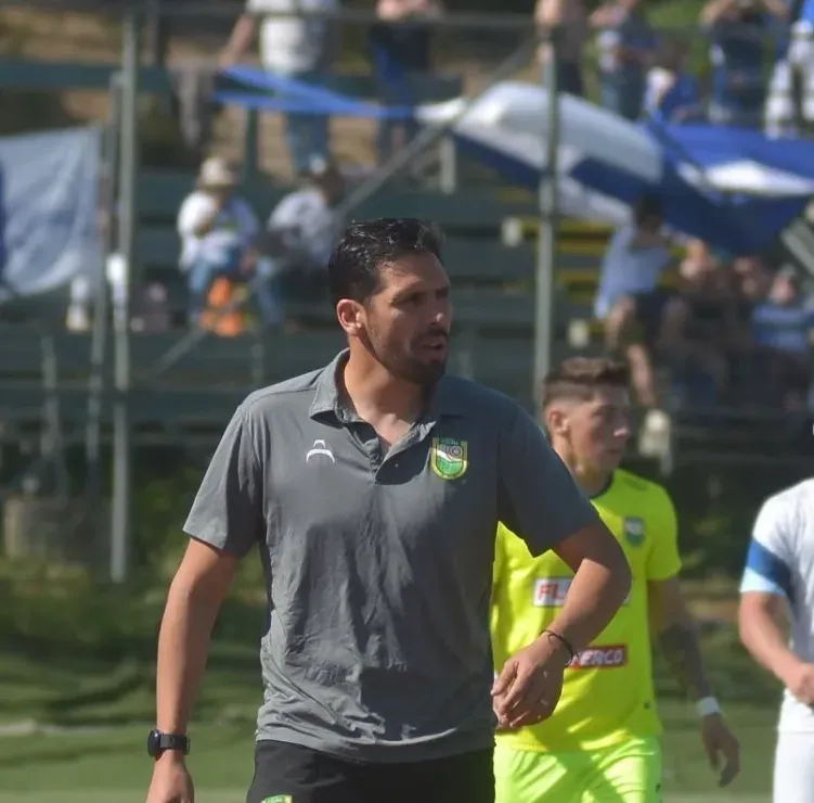 Fernando Gutiérrez como DT de Deportes Colina. (Captura Instagram).