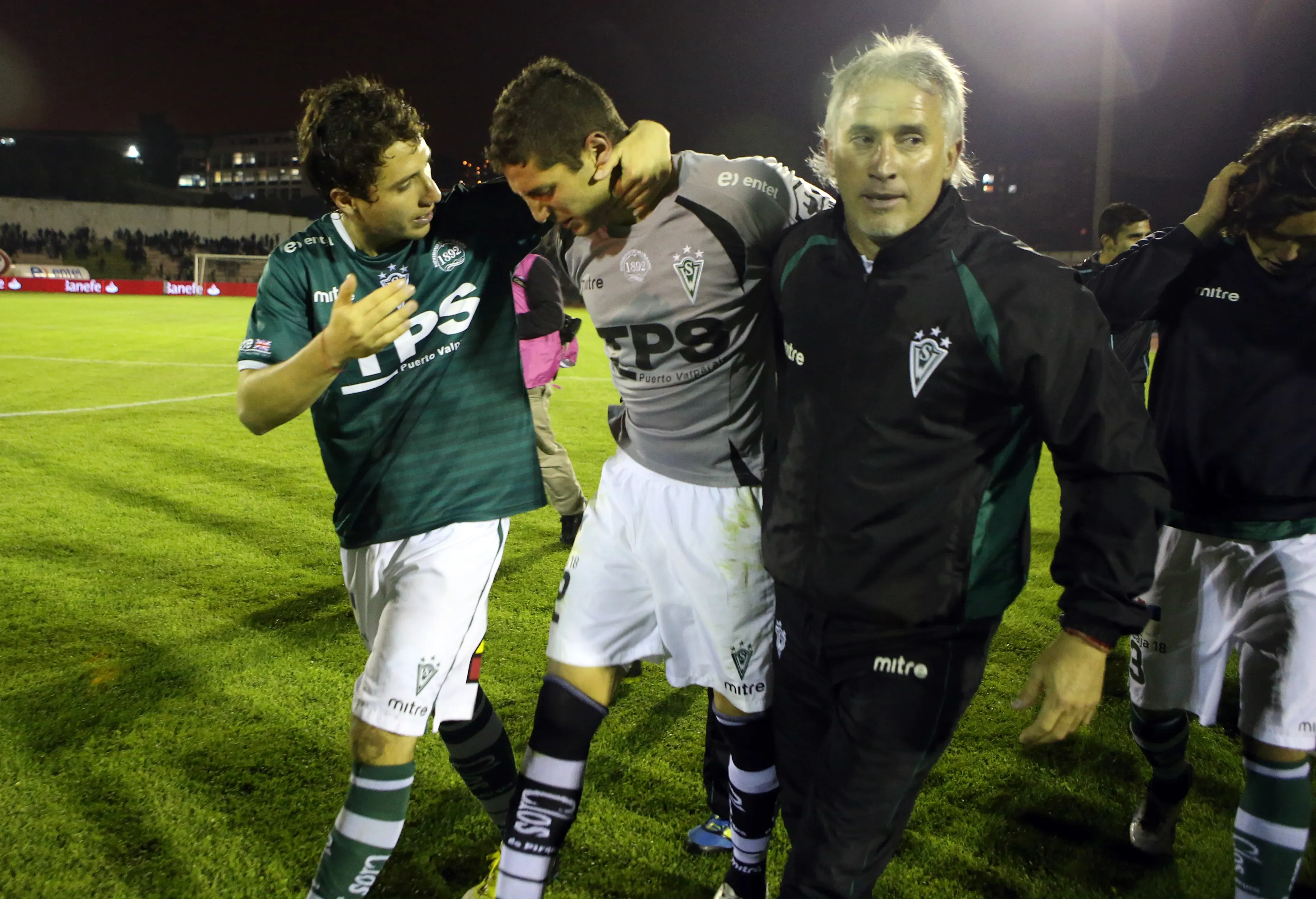 Mauricio Viana terminó sin grandes lesiones tras la fuerte patada de Cellerino. | Foto: Photosport.