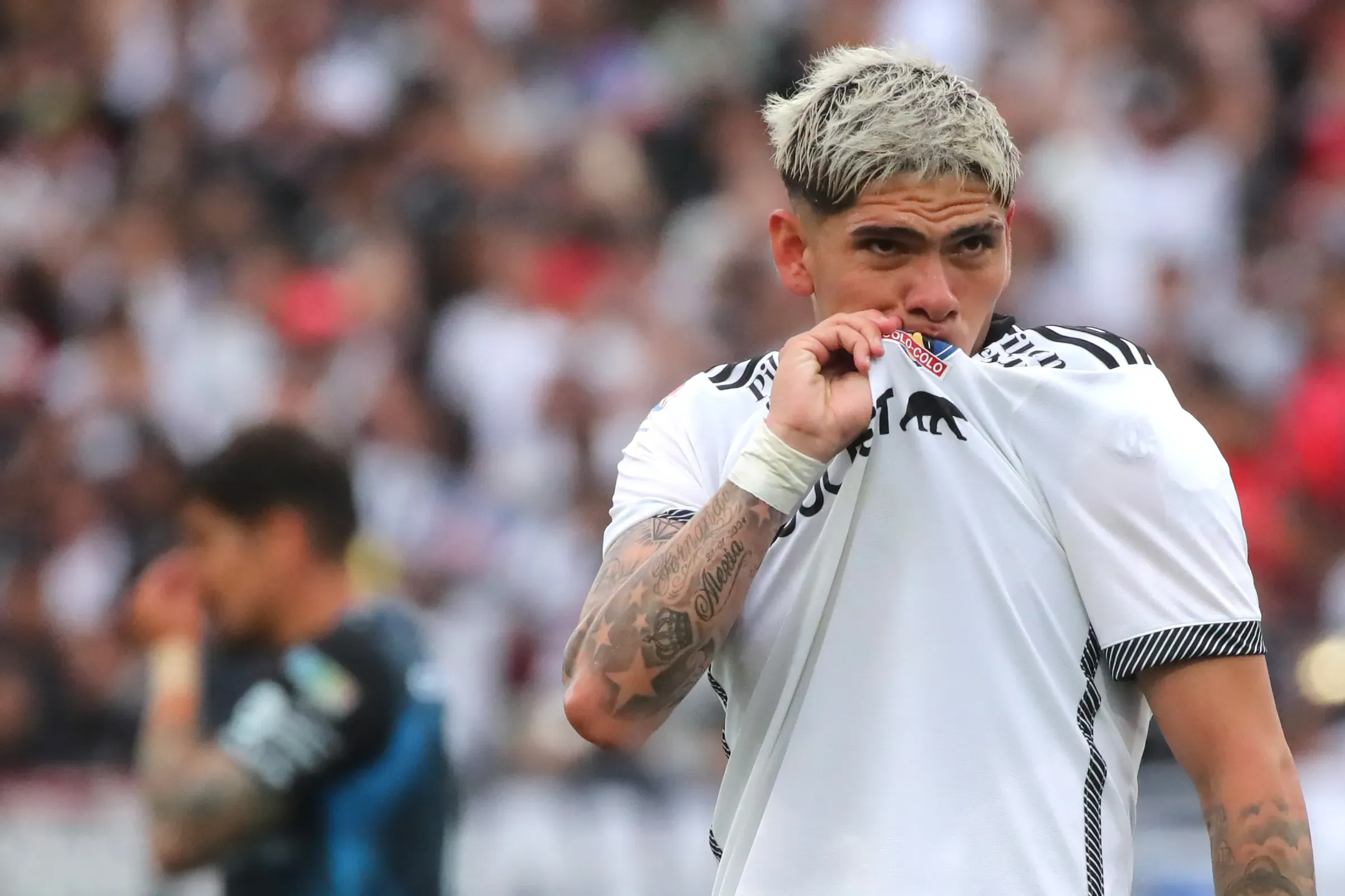 El jugador habló de su cariño por los albos/Photosport