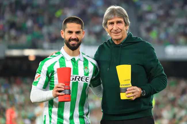 Manuel Pellegrini e Isco Alarcón, una dupla que también deslumbró en Málaga. (Fran Santiago/Getty Images).