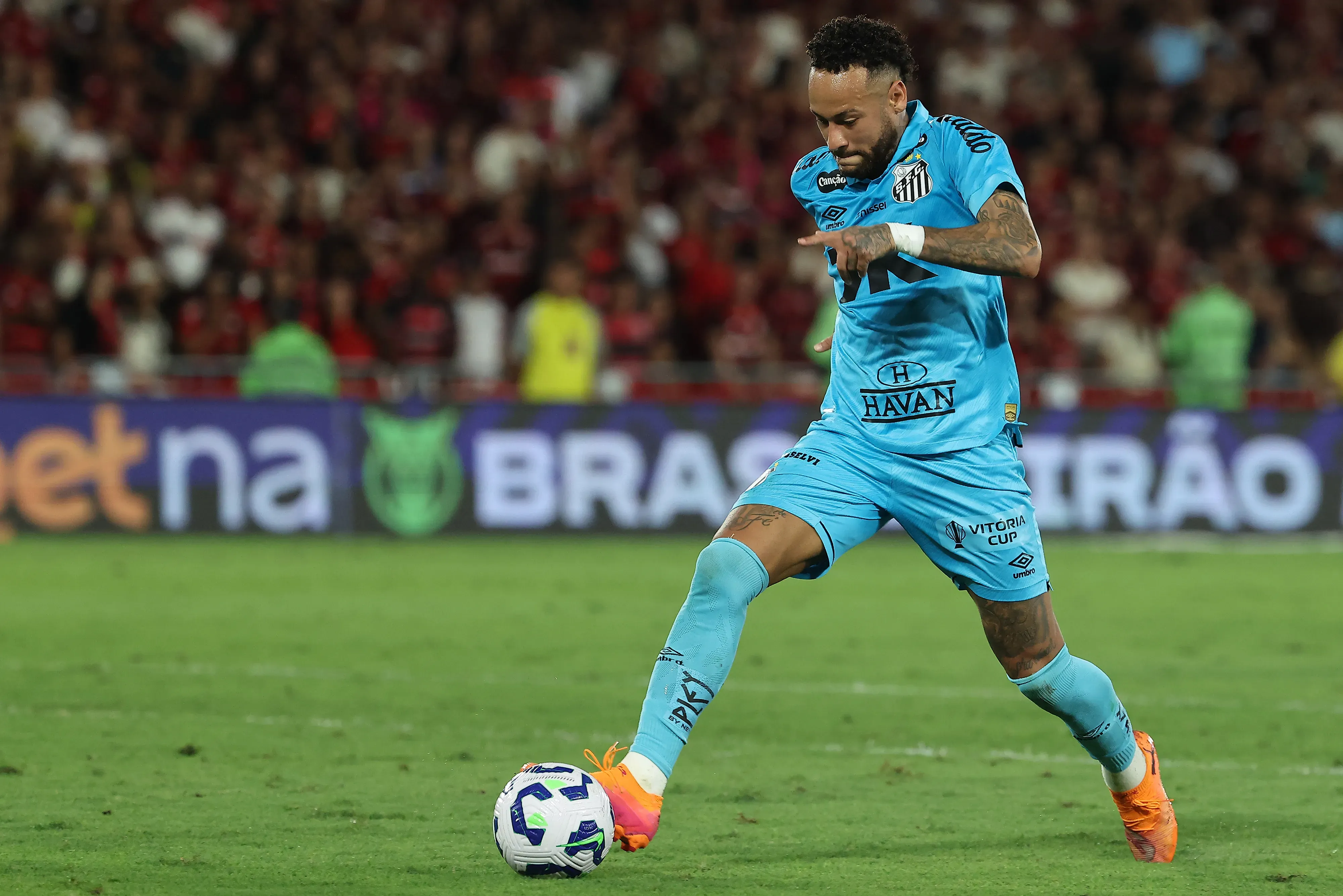 Neymar usa sus zapatos Puma en Brasil