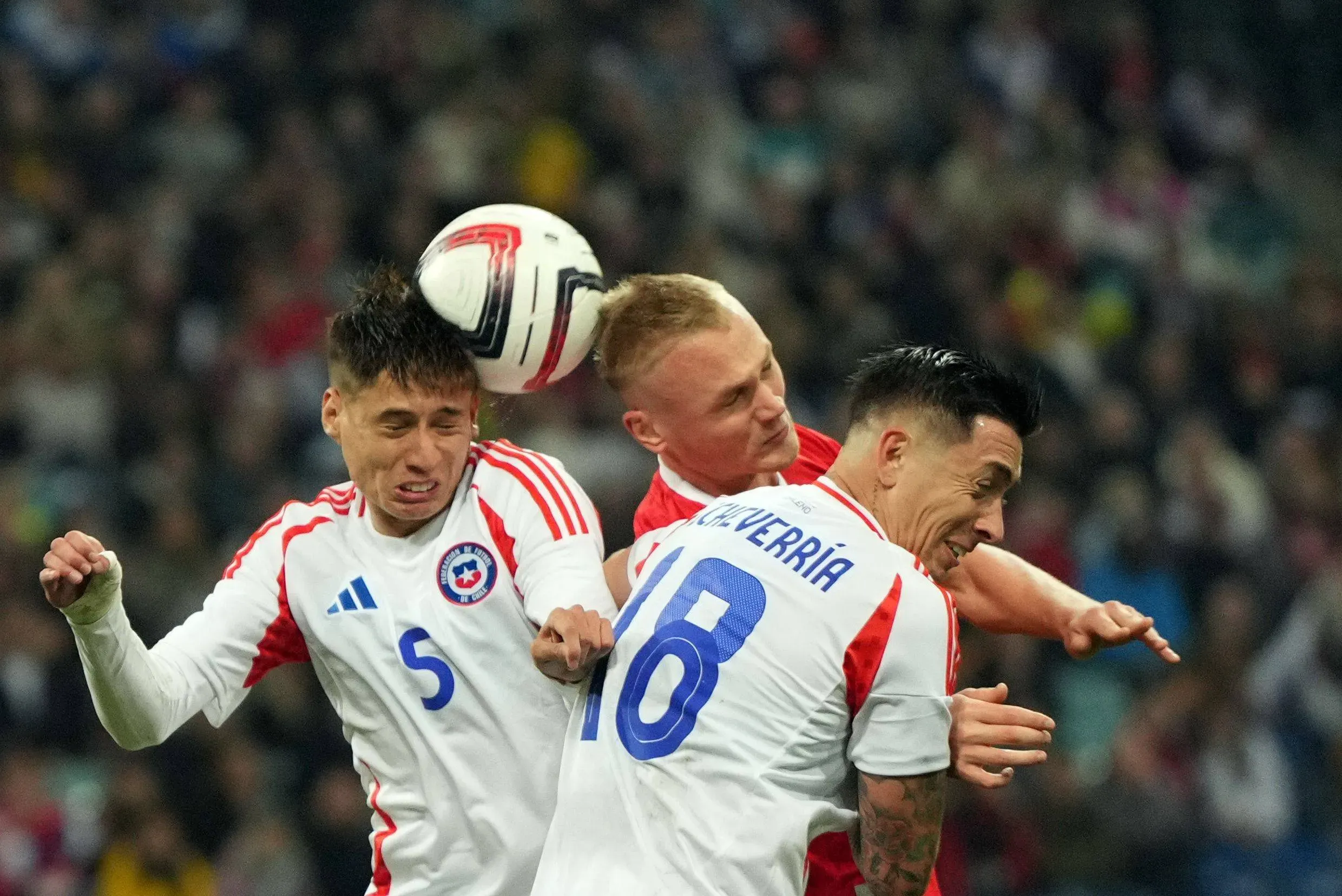 Iván Román fue titular en Chile ante Rusia. Foto: Sipa/Photosport