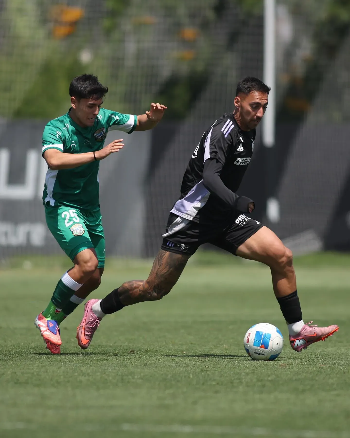 Correa anotó dos goles en el 2° triunfo del Cacique ante Trasandino en los duelo amistosos. (Foto: Colo Colo)