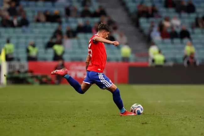 La U celebró el estreno del Tucu Sepúlveda en la selección chilena. Foto: Carlos Parra / FFCh.