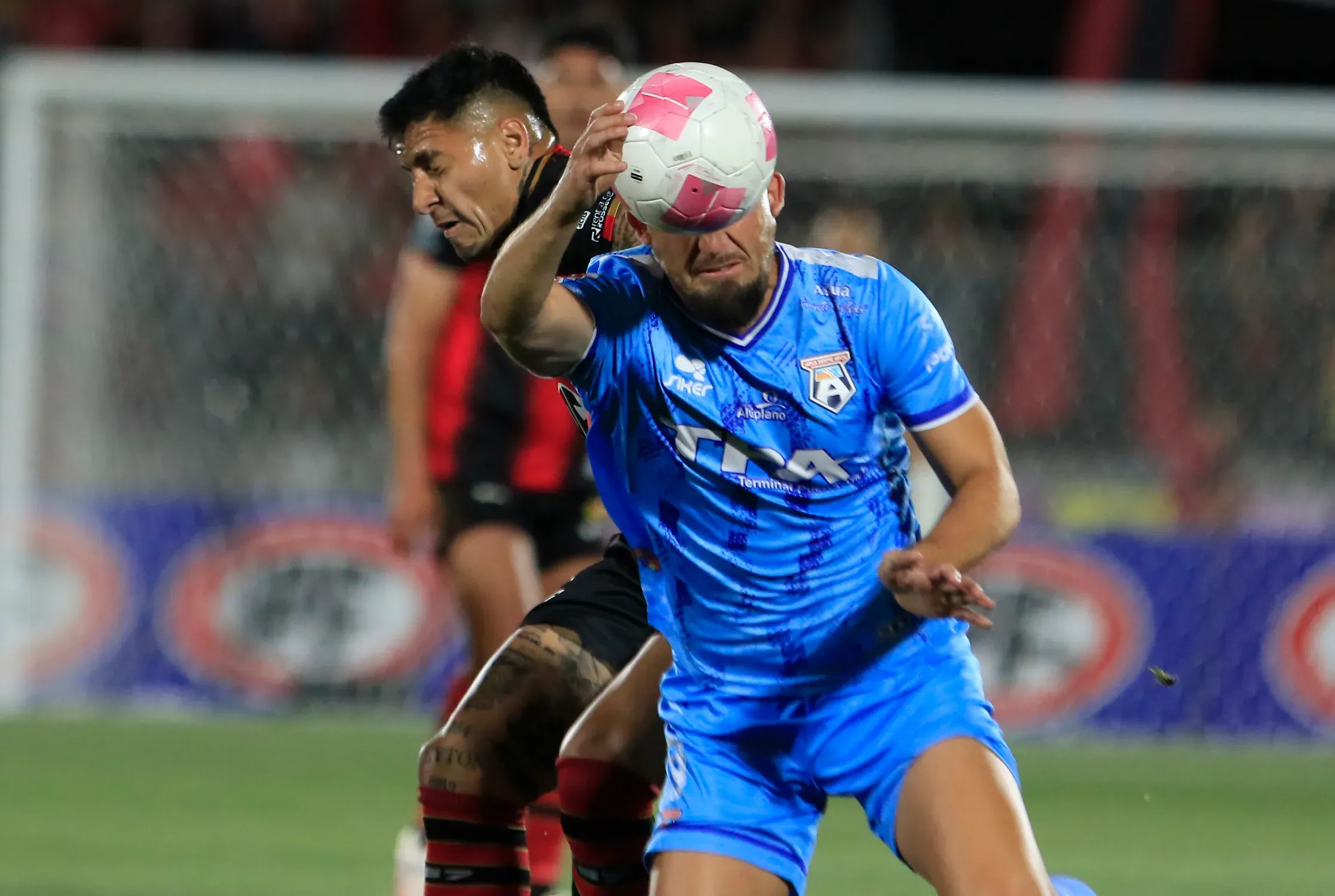 El partido de Rangers y San Marcos fue más extraño que esta foto | Photosport