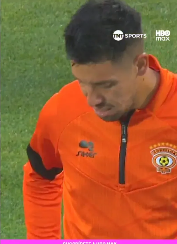 Rodolfo González sufrió un inesperado problema muscular. (Captura TNT Sports).