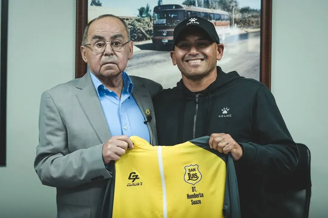 El Presidente de San Luis, César Villegas Urrutia, recibió a Humberto Suazo como el nuevo DT