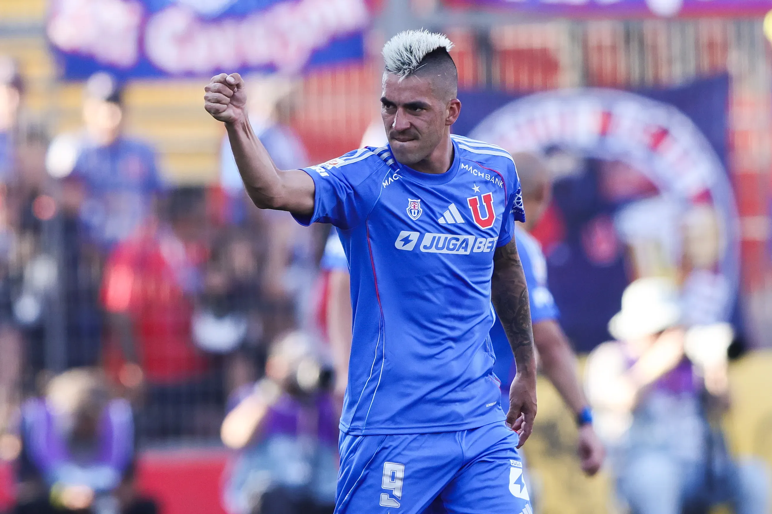 Fernández se mantiene en el equipo titular. Imagen: Photospor