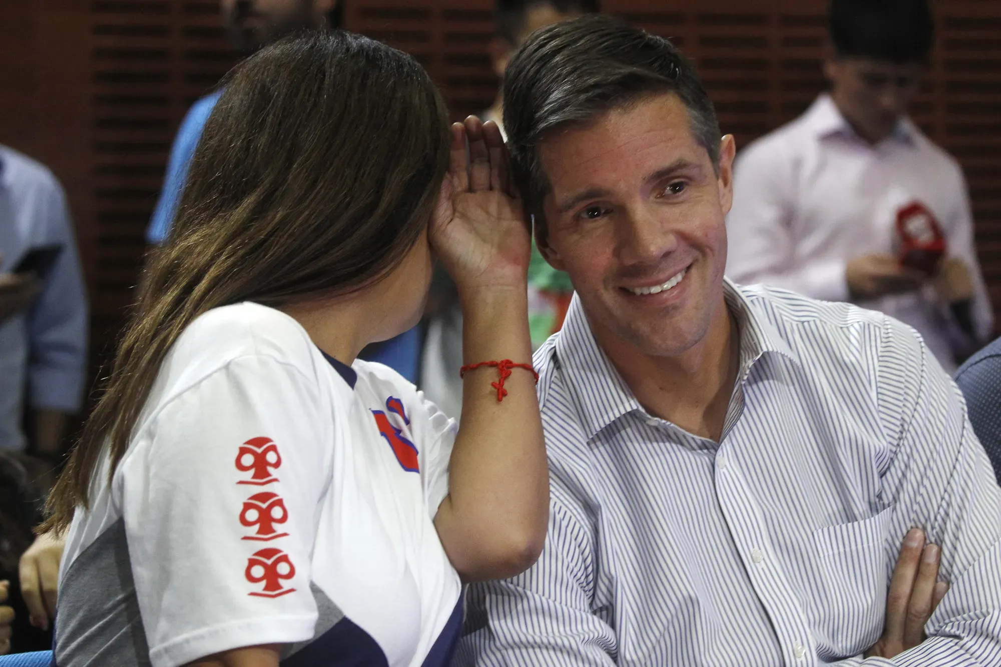 Piden que Clark tenga la decencia de renunciar en Azul Azul por el “grave escándalo” que sacude al Chuncho.