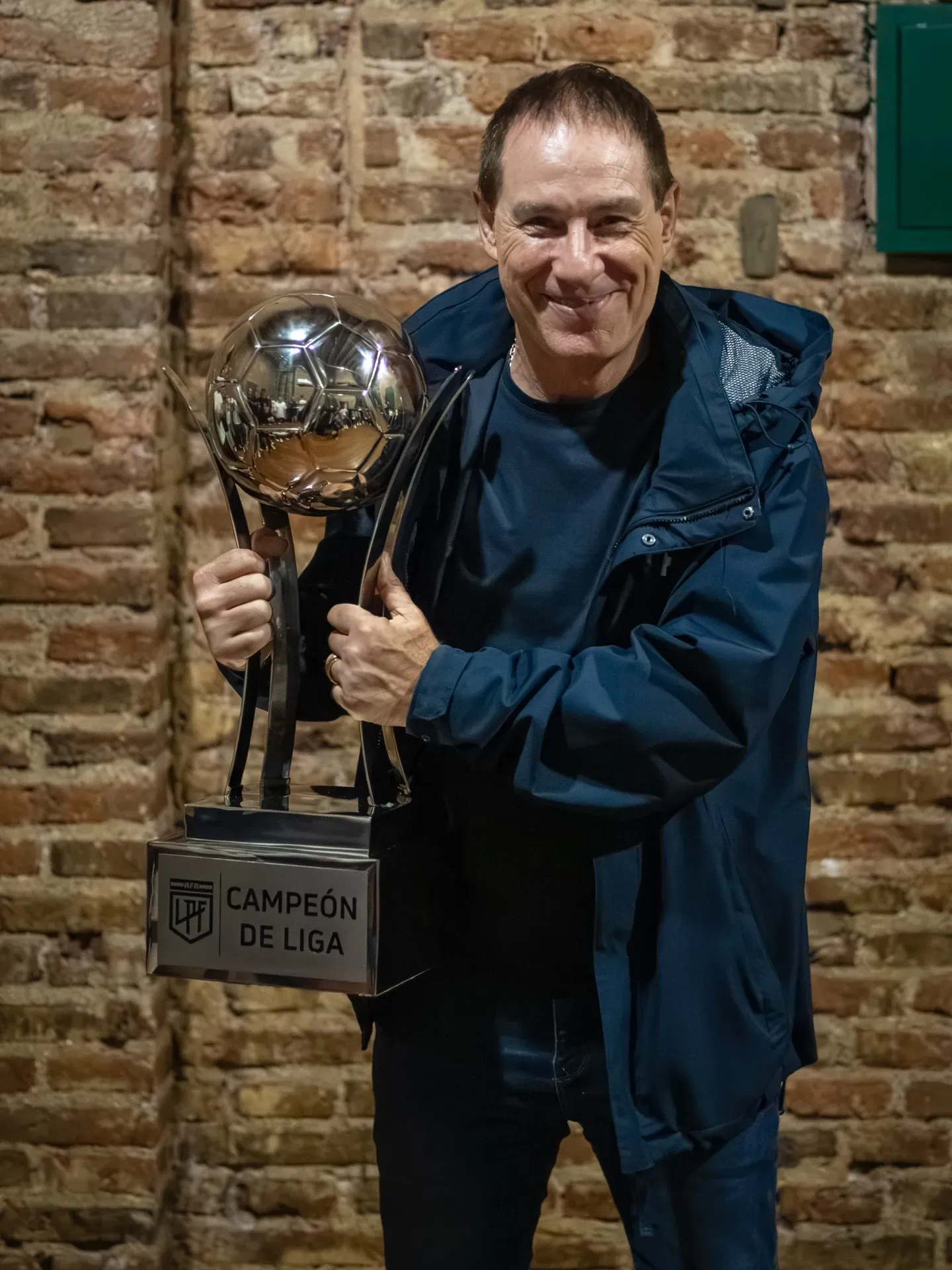 El título a Rosario Central y su DT, Ariel Holan, sigue trayendo coletazos en Argentina. (Foto: Rosario Central)