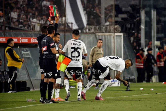 Tomás Alarcón salió reemplazado por Arturo Vidal. (Diego Martin/Photosport).