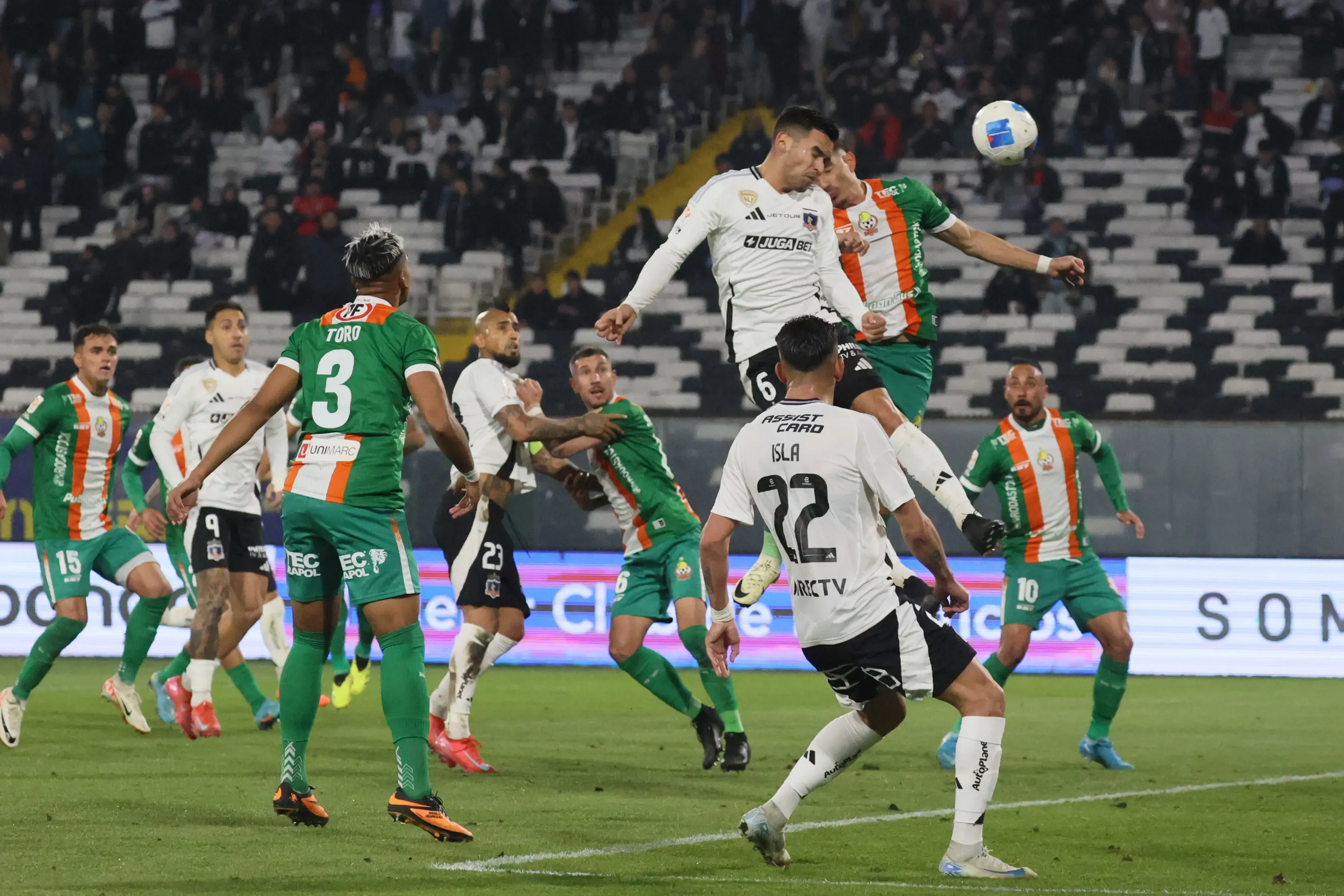 Cobresal y Colo Colo jugarán este viernes un partido clave por un lugar en la próxima Copa Sudamericana. | Foto: Photosport.