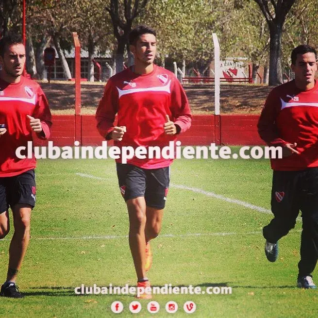 Lucero vistió la camiseta de Independiente entre 2014 y 2016, anotando 9 goles en 41 partidos.