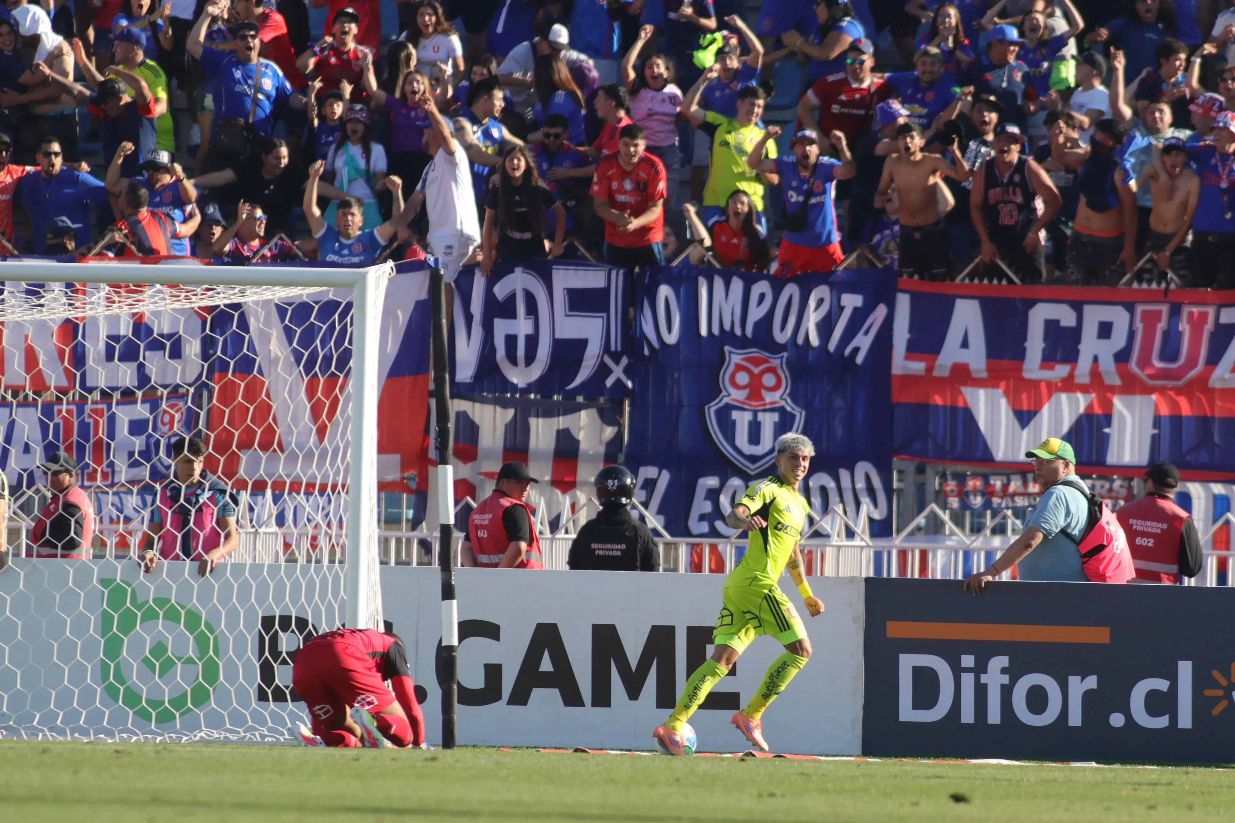 Los hinchas de la U llegarán en masa al Estadio Nacional. Foto: Jorge Loyola/Photosport