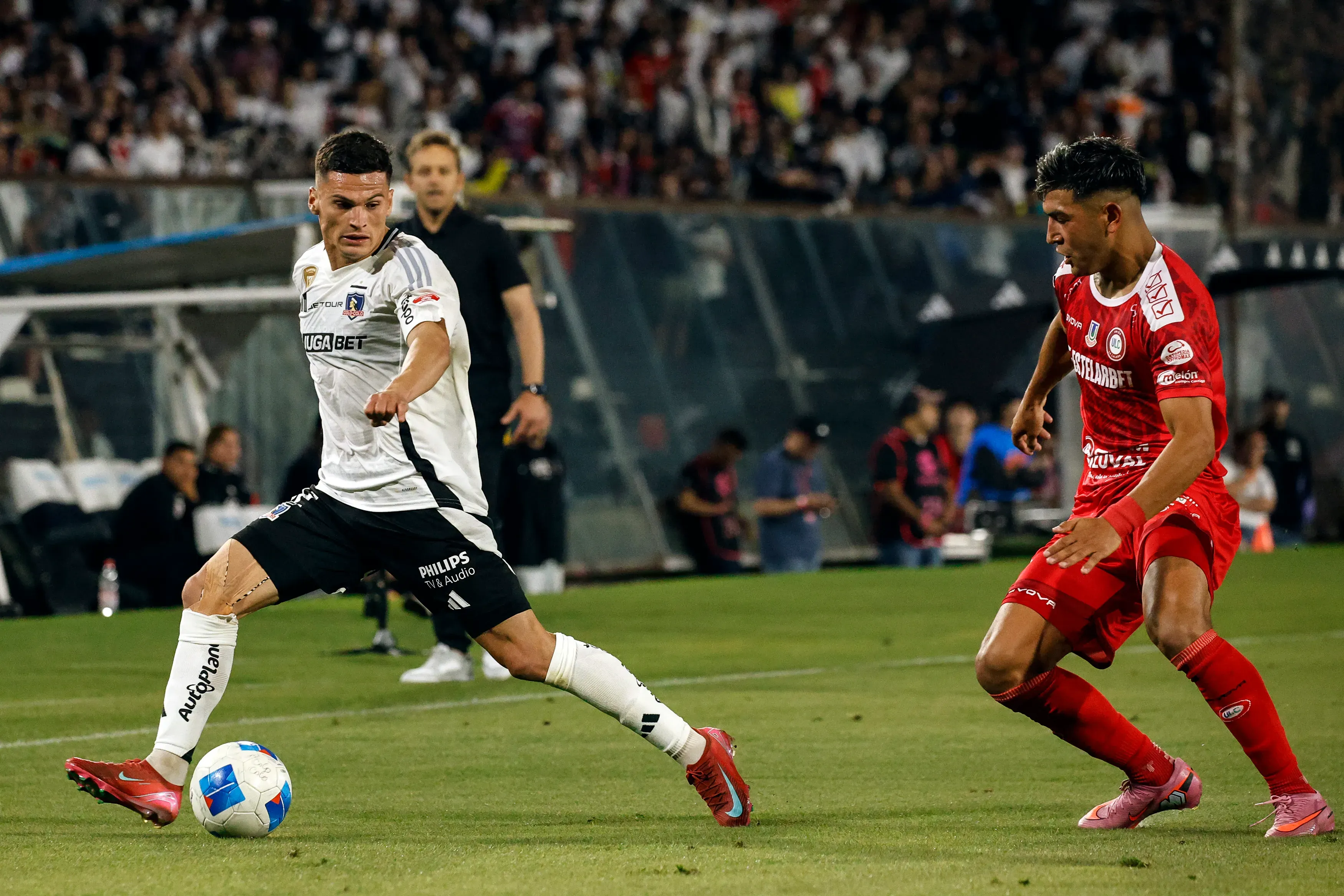 Lucas Cepeda en acción ante Unión La Calera. Abrió la cuenta con un golazo. (Diego Martin/Photosport).