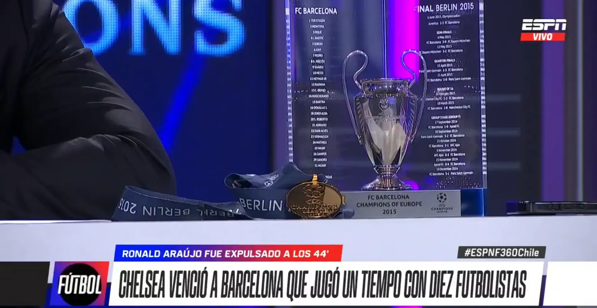 Los trofeos de Claudio Bravo. (Captura ESPN).