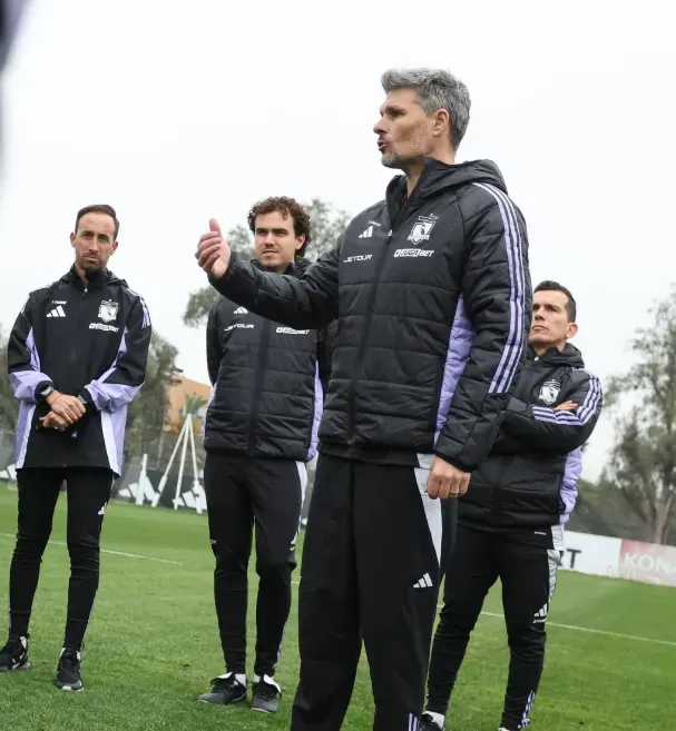 Paolo Pacione (a la izquierda) es el preparador físico del staff de Fernando Ortiz en los albos.