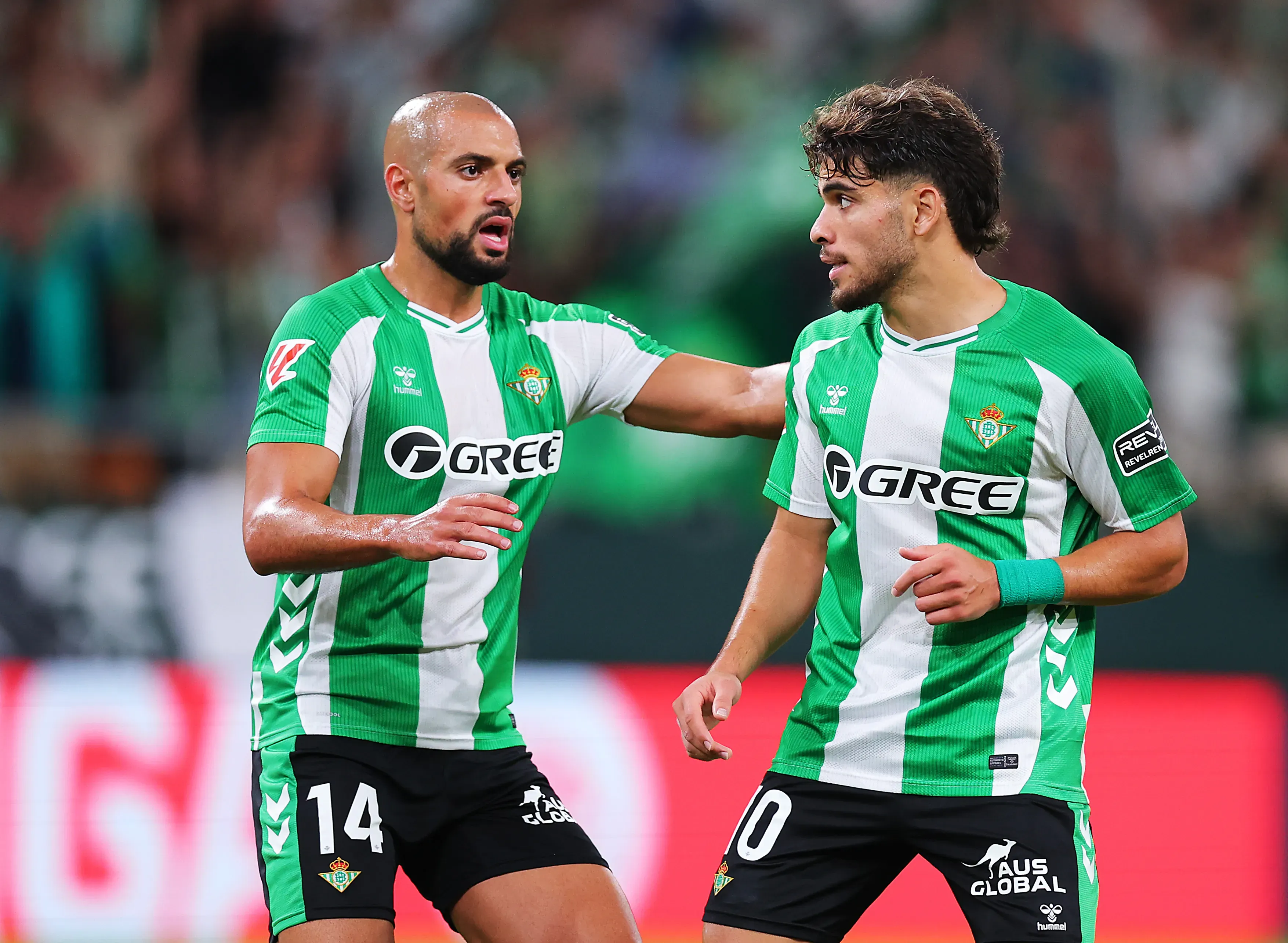 Sofyan Amrabat junto a su compatriota marroquí Ez Abde. (Fran Santiago/Getty Images).