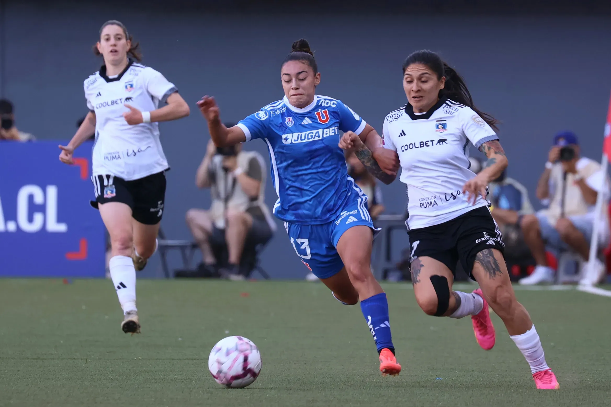 Colo Colo y la U vuelven a pelear el título Femenino en la gran final tras la final del 2024. (Foto: Dragomir Yankovic/Photosport)