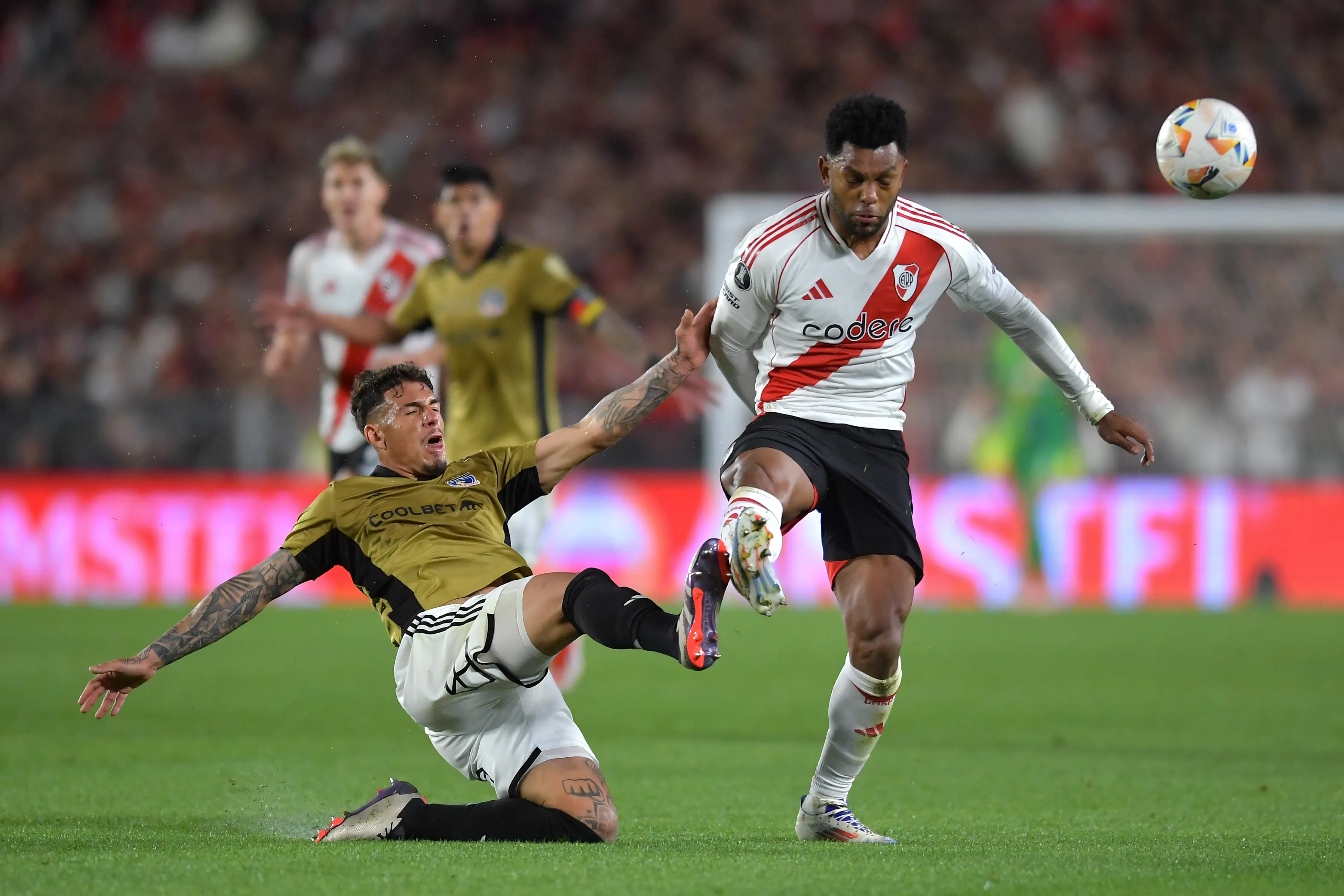 Miguel Borja deja River y no son pocos los que sueñan con verlo en Colo Colo o la U. (Foto: Marcelo Endelli/Getty Images)