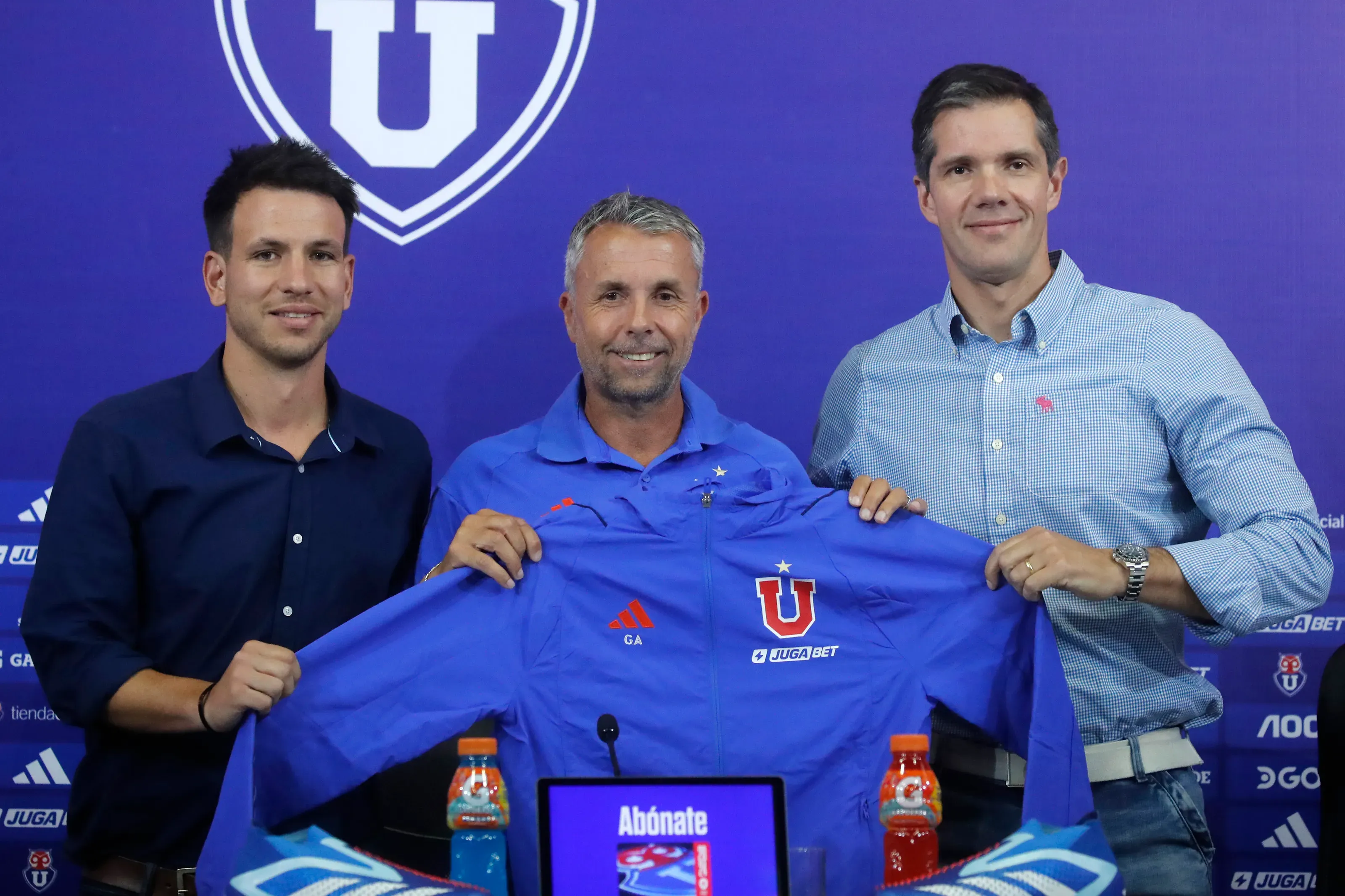 Gustavo Álvarez se va de Universidad de Chile por el terremoto que desató Clark en Azul Azul. | Foto: Photosport.