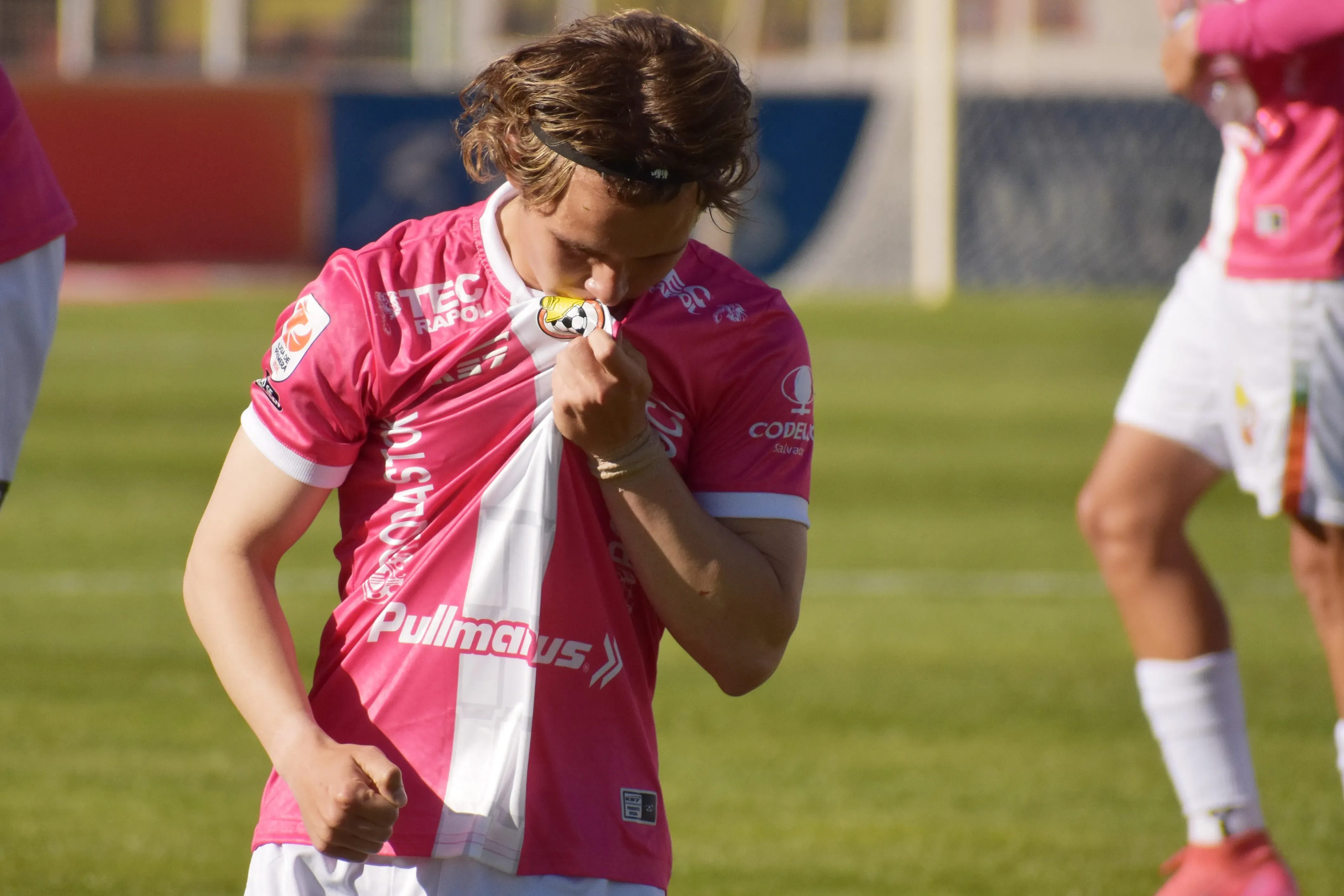 Félix Triñanes celebra el gol que le anotó a Unión Española. (Oscar Tello/Photosport).