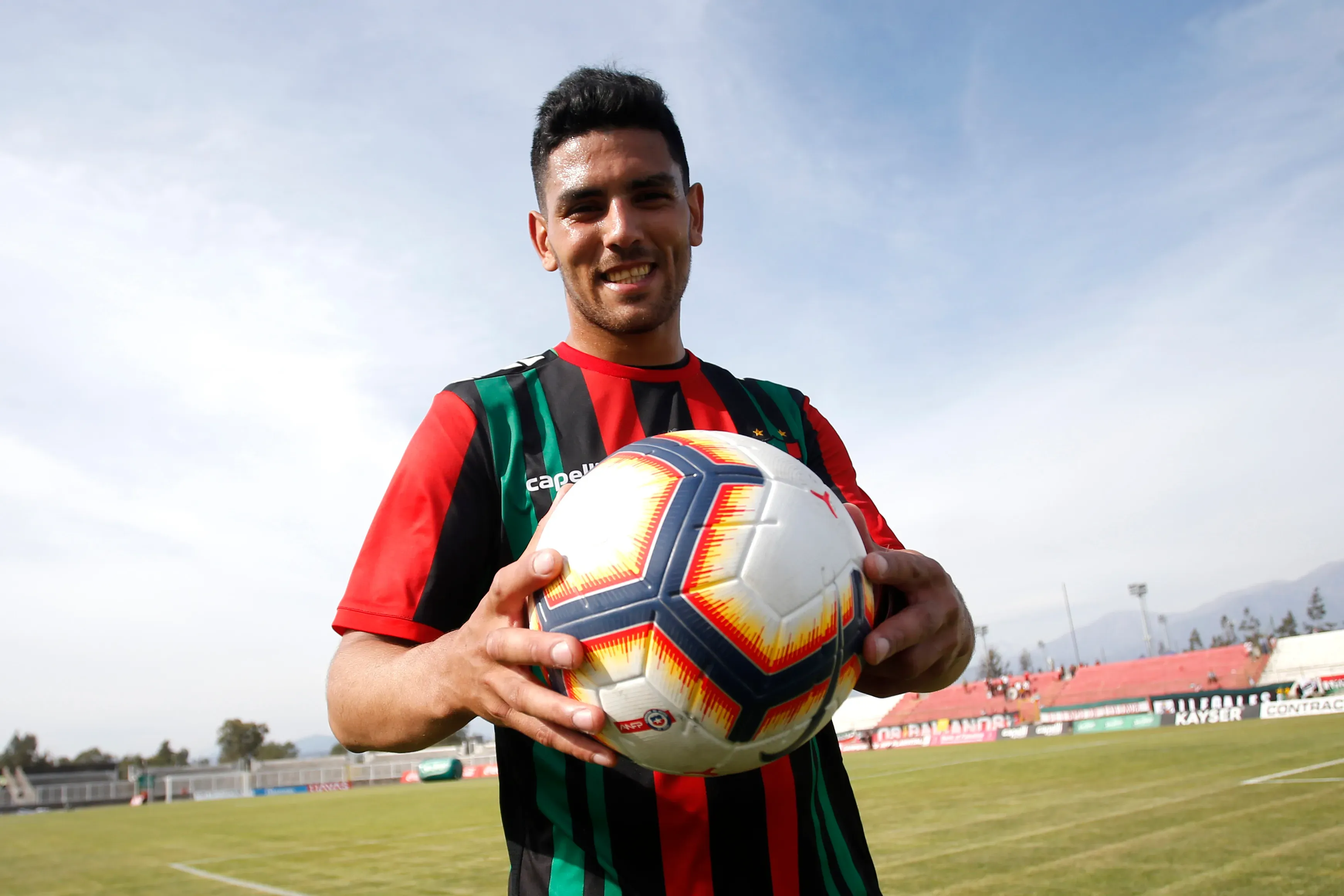 Lucas Passerini la rompió en Chile con Palestino y ahora puede volver con la U. Foto: Photosport.