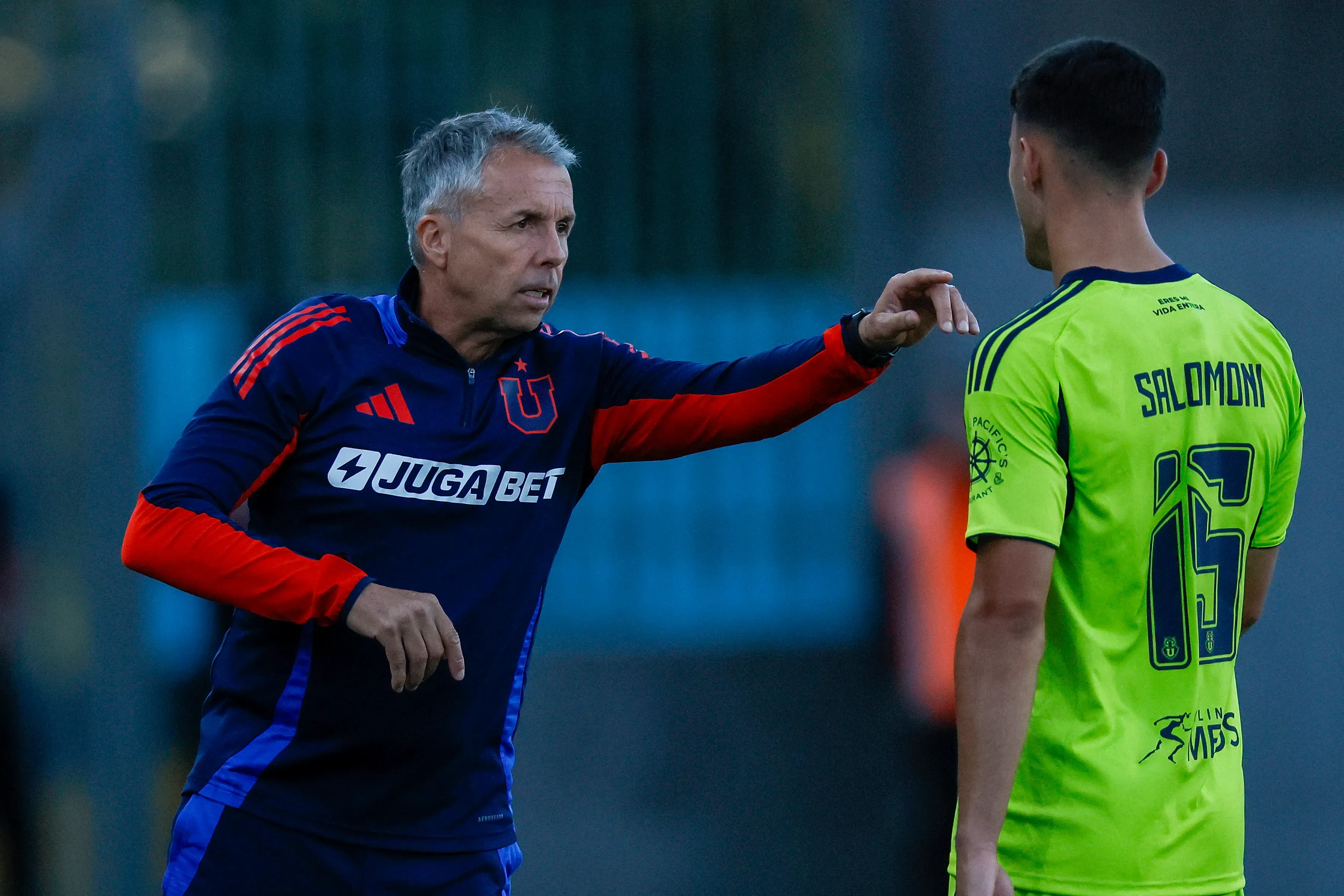 La U busca el reemplazante de Gustavo Álvarez. Foto: Andres Pina/Photosport