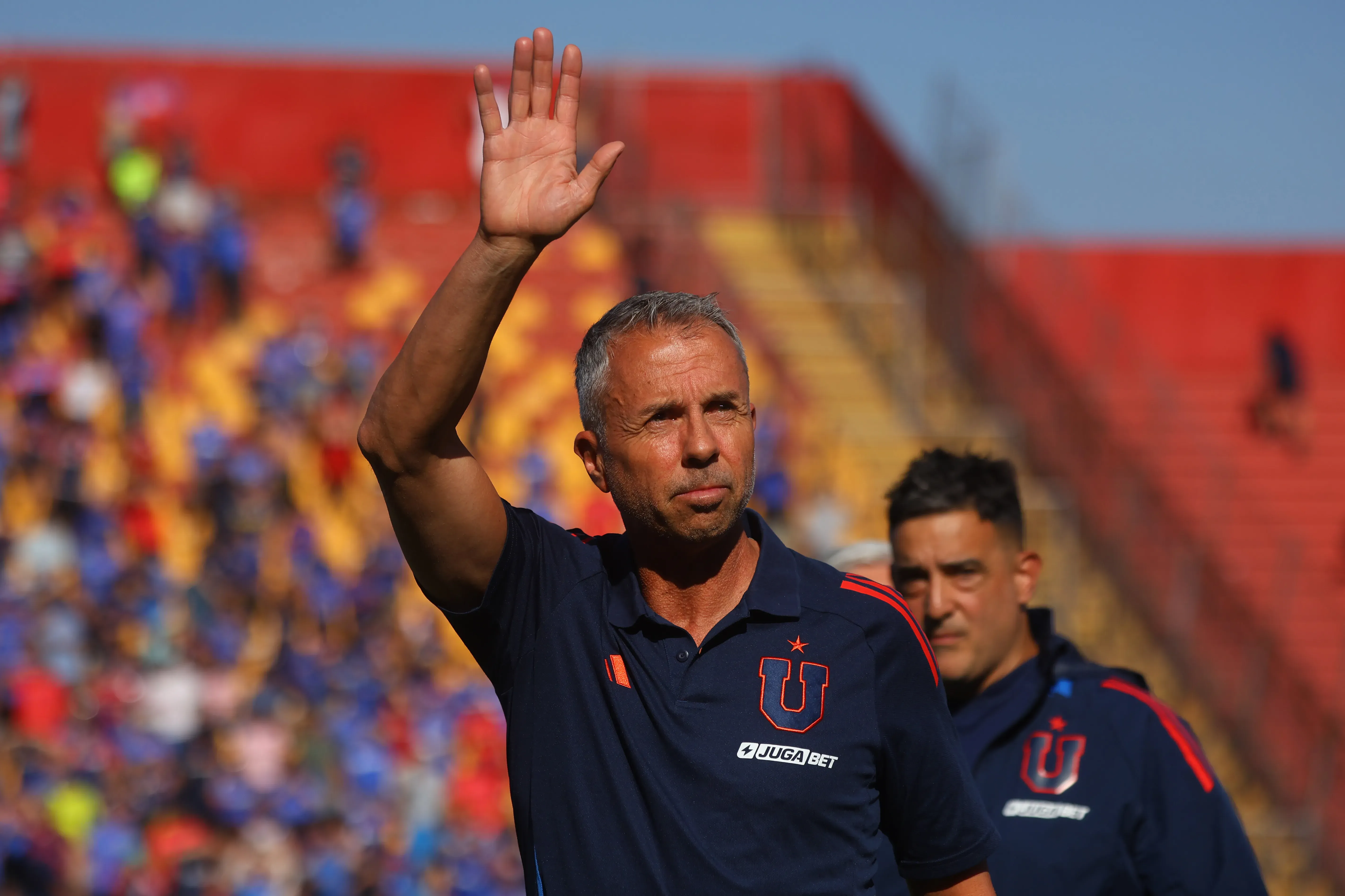 Gustavo Álvarez sabe que le resta poco tiempo como DT de Universidad de Chile. (Jonnathan Oyarzun/Photosport).