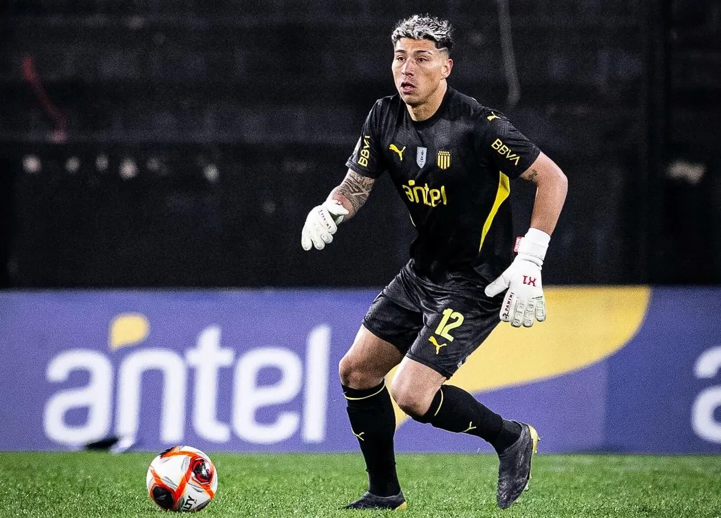 Brayan Cortés deberá volver a Colo Colo tras terminar este préstamo en Uruguay. | Foto: Peñarol.