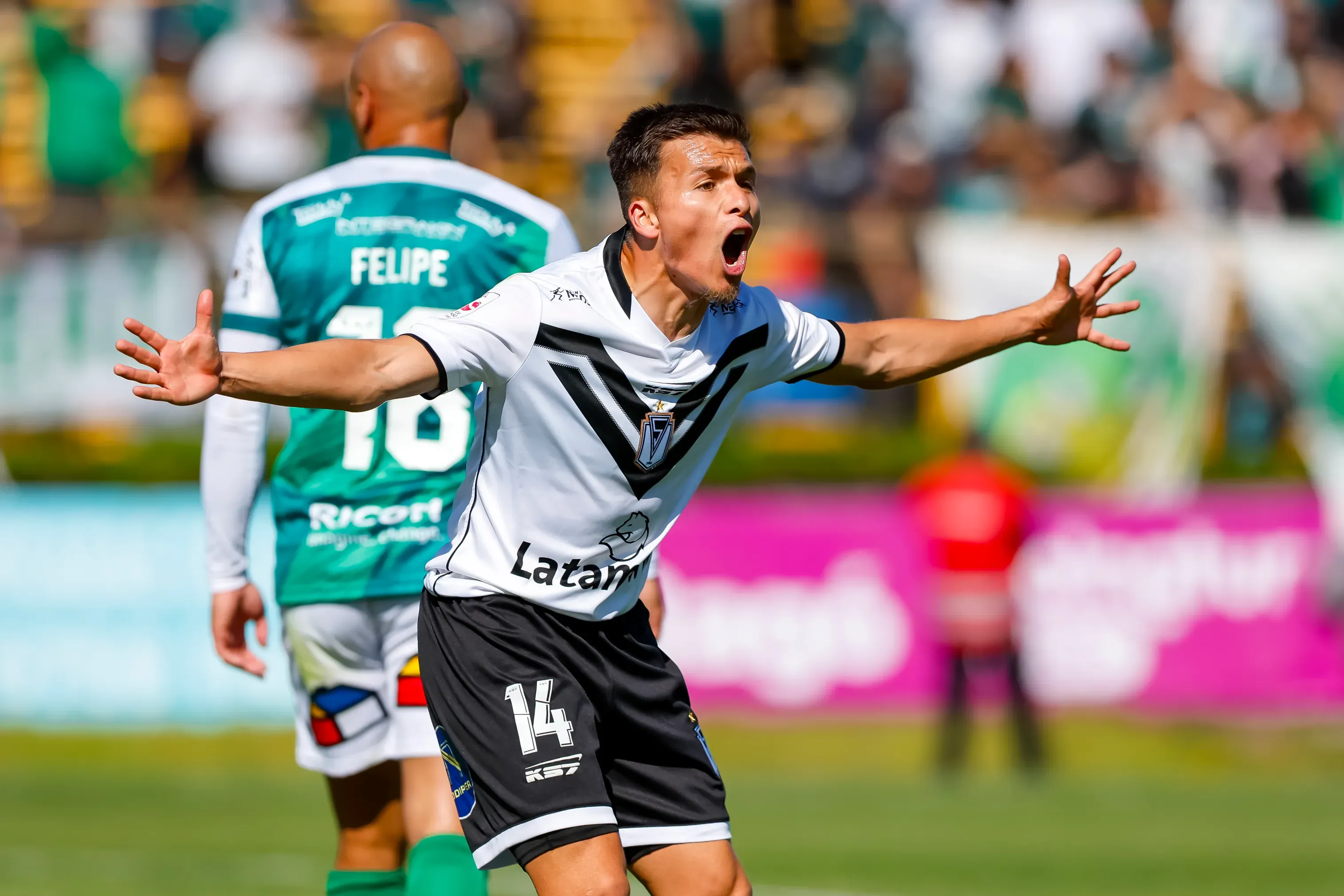 El jugador se sinceró sobre su futuro en Santiago Morning/Photosport
