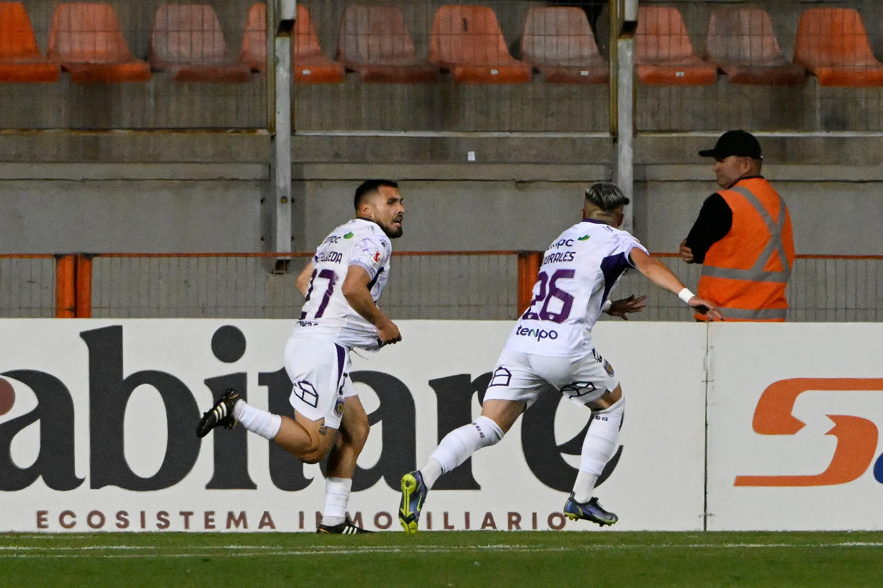 Así celebró Nelson Sepúlveda el segundo gol, que anotó tras un rebote generado por Carlos Morales en la presión alta. (Pedro Tapia/Photosport).